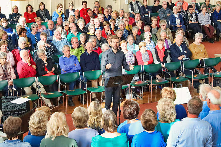 27 okt 2018 - Groot mannenkoor Midden Holland en gemengd koor Encore in de Geref.Kerk_25